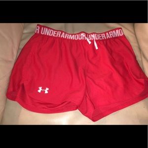 Women’s under armour shorts size small